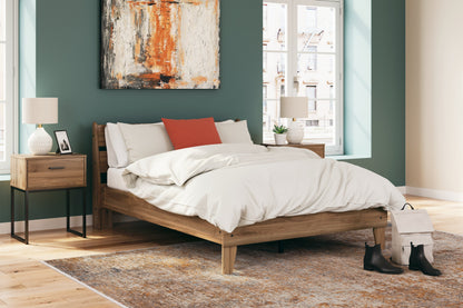 Deanlow Full Panel Headboard with Dresser in Honey - PKG017177