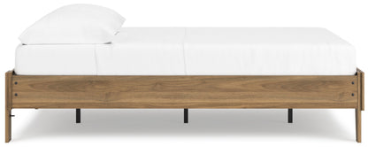 Deanlow Full Platform Bed with Dresser in Honey - PKG017191
