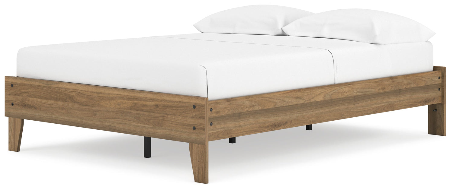 Deanlow Full Platform Bed with Dresser in Honey - PKG017191