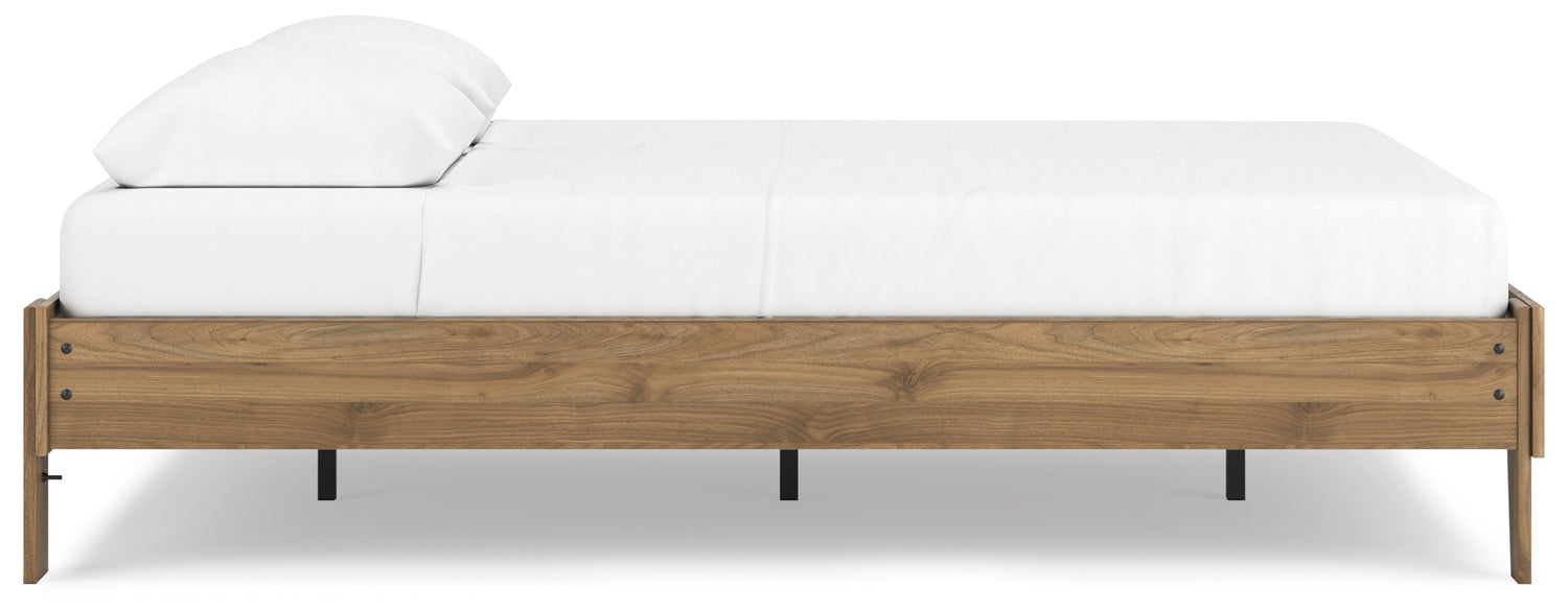 Deanlow Queen Platform Bed with Dresser and Chest in Honey - PKG017273