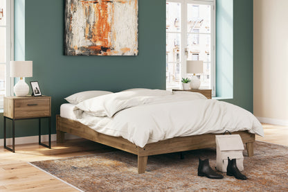 Deanlow Queen Platform Bed with Dresser and Chest in Honey - PKG017273