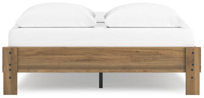 Deanlow Queen Platform Bed with Dresser in Honey - PKG017268