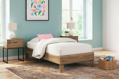 Deanlow Twin Platform Bed with Dresser in Honey - PKG017184
