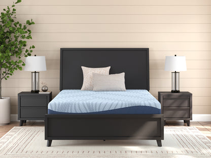 Dellyn 10 Memory Foam White California King Mattress - M20551