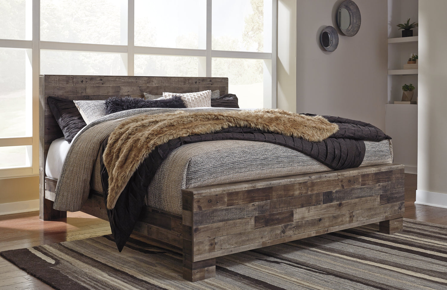 Derekson King Panel Bed with Mirrored Dresser and Chest in Multi Gray - PKG003454