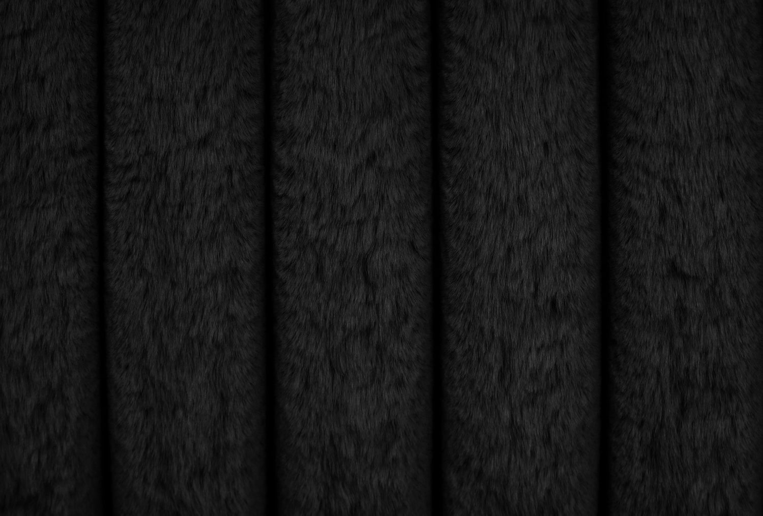 Diana Black Platform Bed - Queen *QUEEN - DIANA BLACK QUEEN