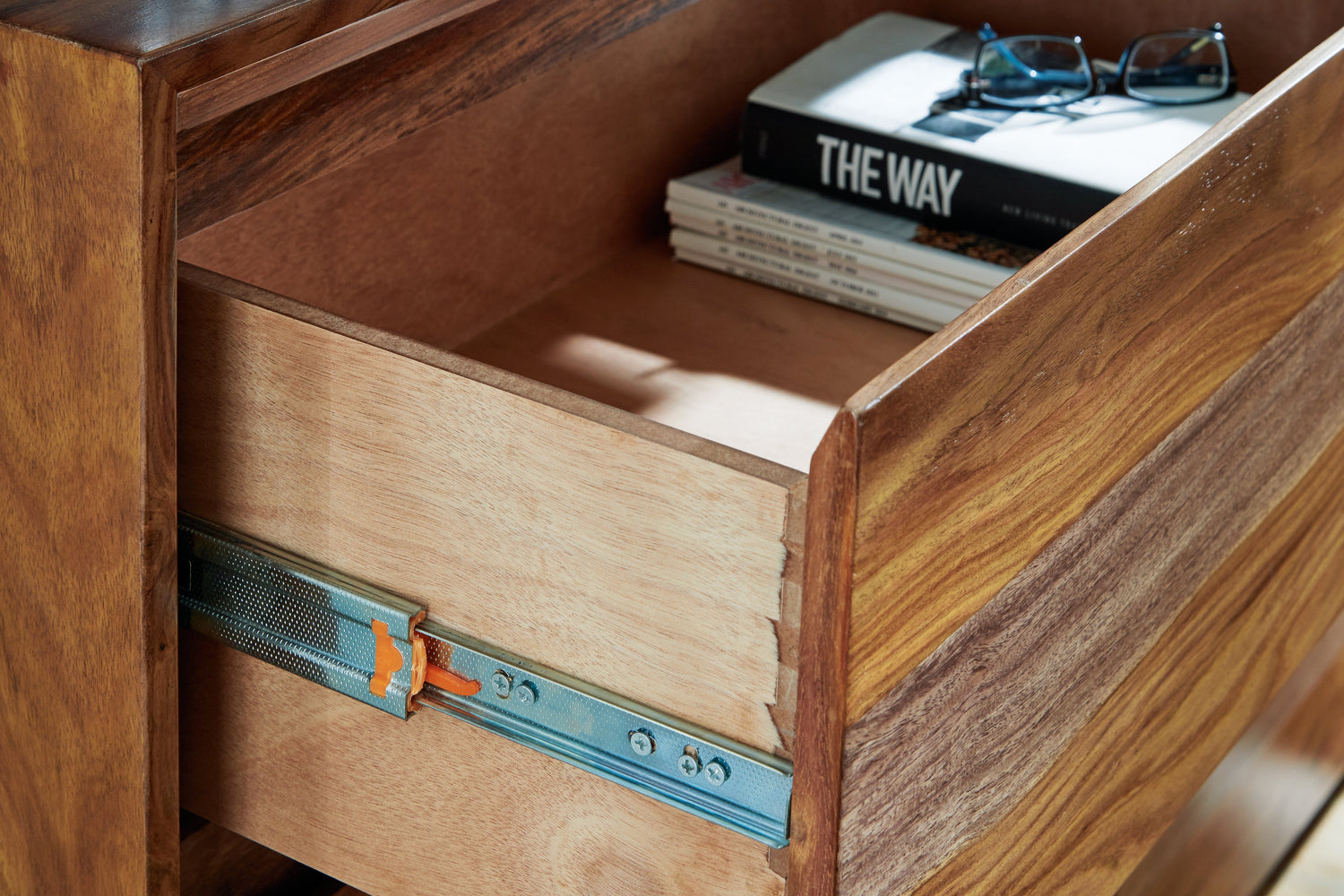 Dressonni Brown Nightstand - B790-92