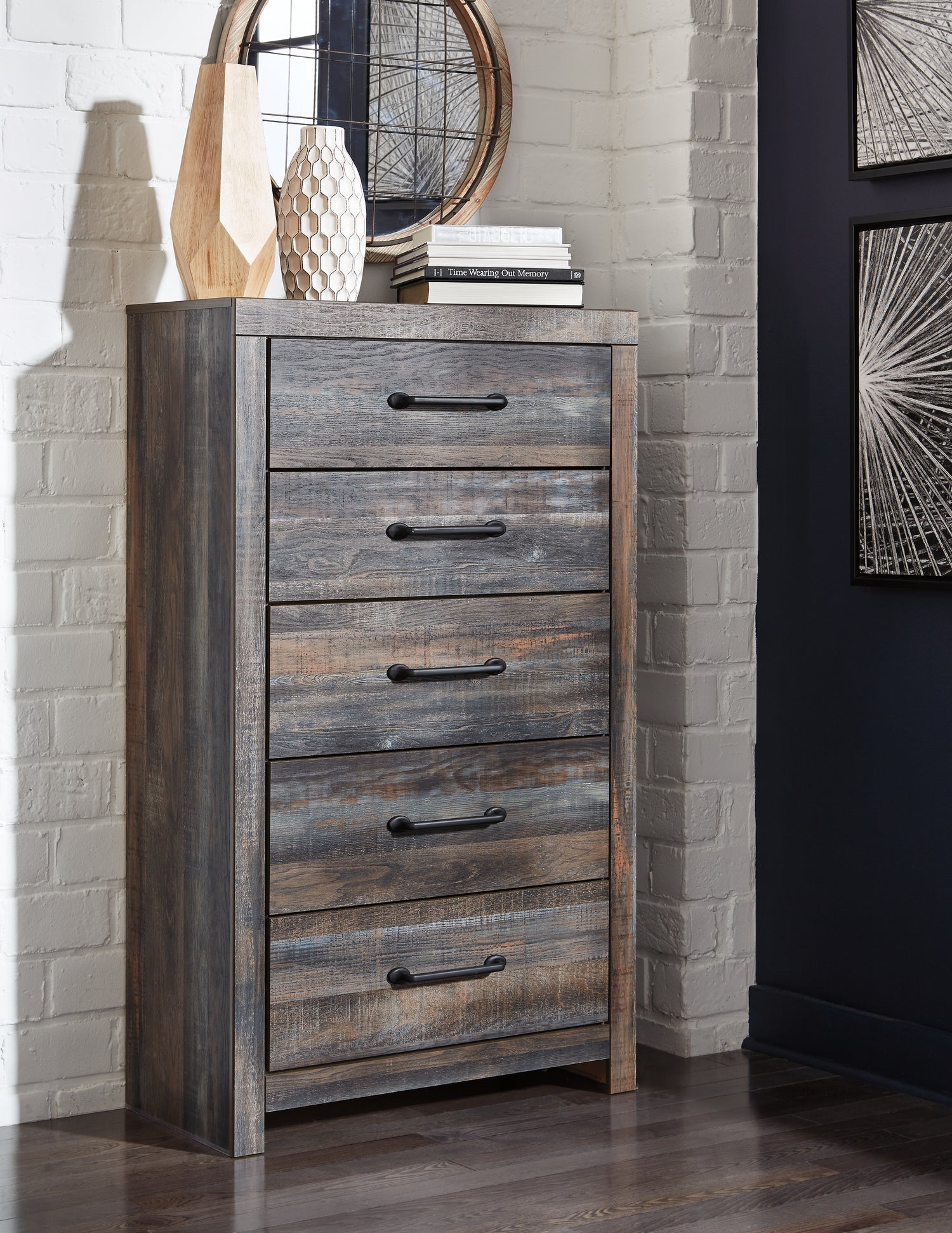 Drystan Queen Panel Bed, 2 Dressers, Mirror, Chest and 2 Nightstands - B211B104