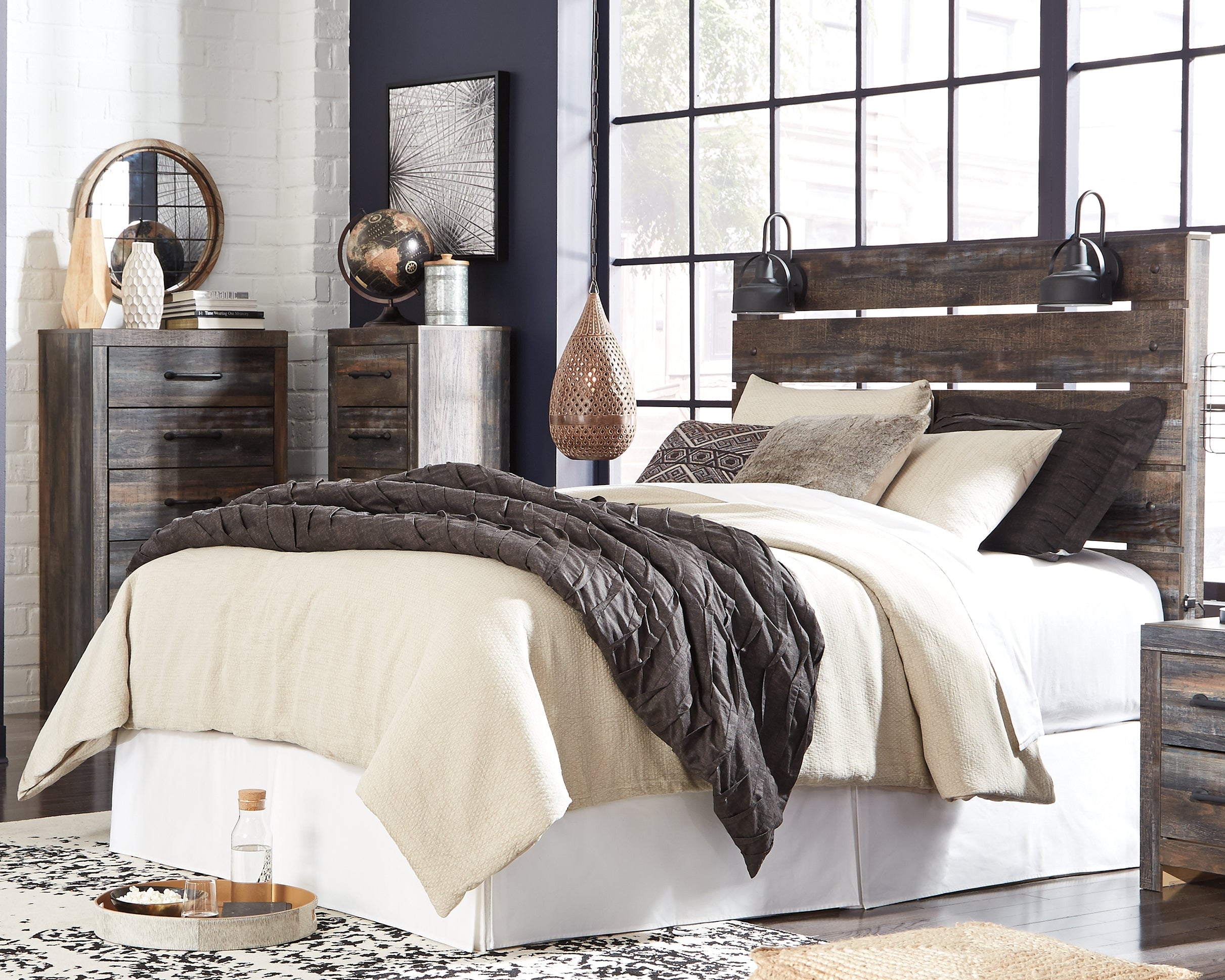 Drystan Queen Panel Headboard Bed with Mirrored Dresser in Multi from Ashley - Luna Furniture
