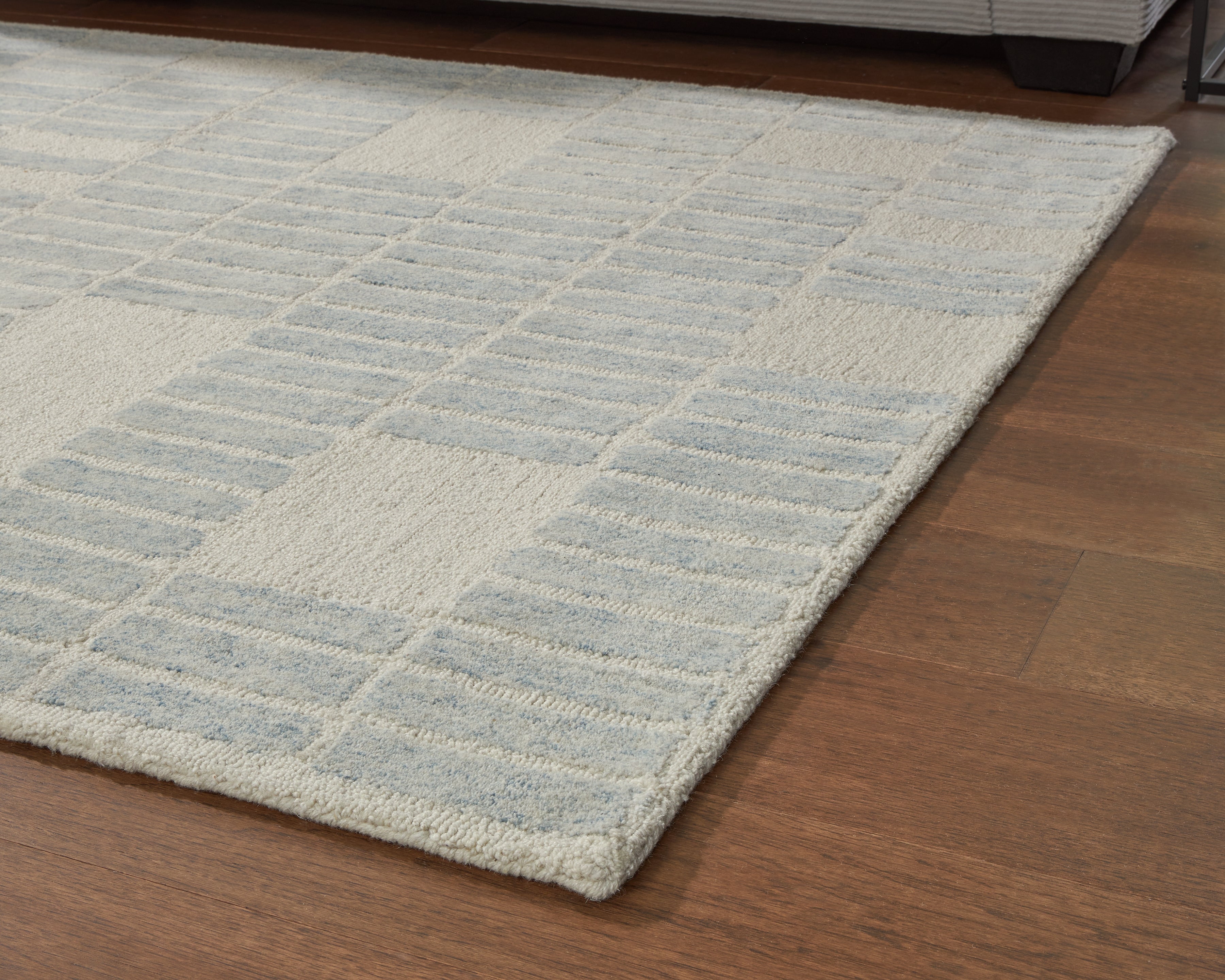 Dylanton Ivory/Blue Medium Rug - R407812