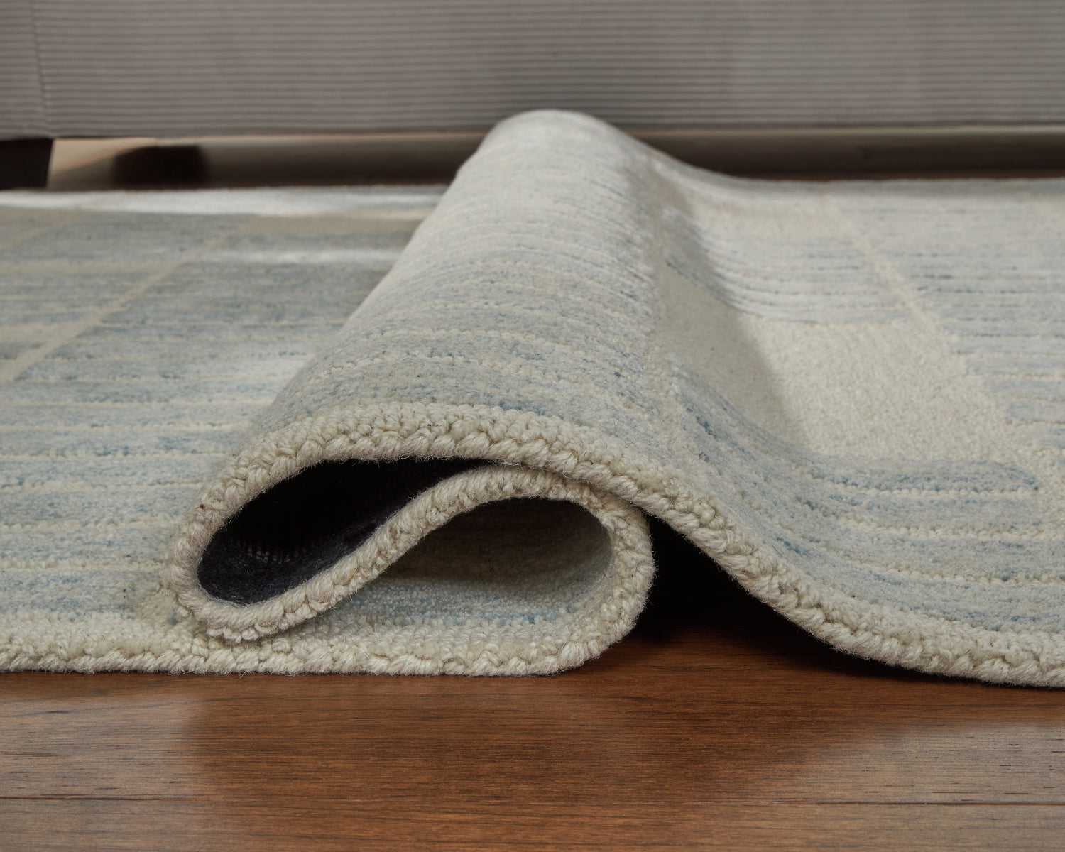 Dylanton Ivory/Blue Medium Rug - R407812