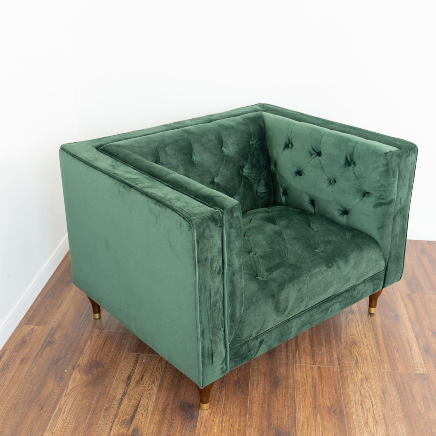 Evelyn Tufted Back Velvet Lounge Chair - LCH00300601