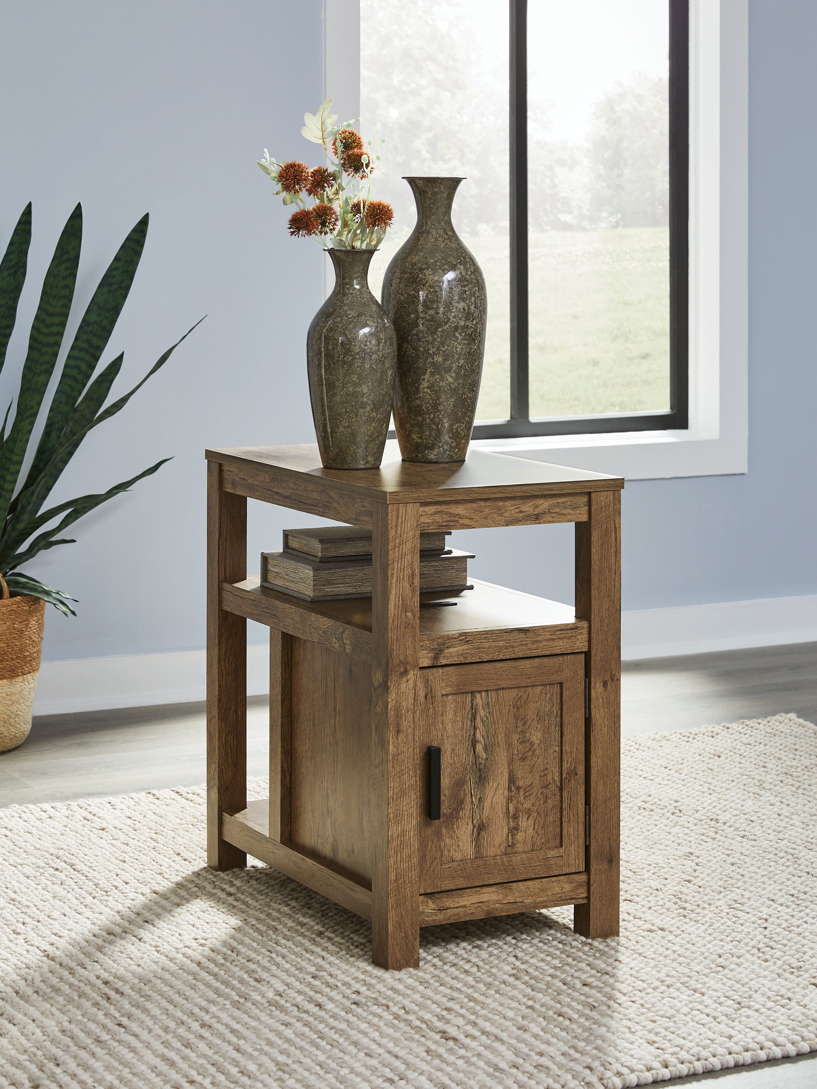 Fendenmore Brown Chairside End Table - T190-117