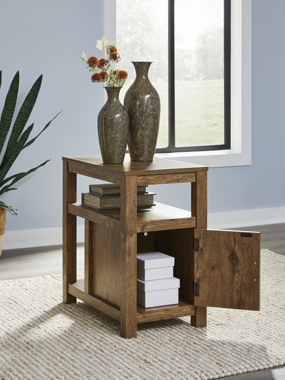 Fendenmore Brown Chairside End Table - T190-117