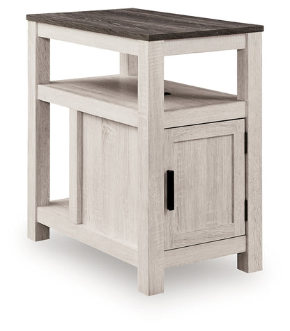 Fendenmore Two-tone Chairside End Table - T190-217