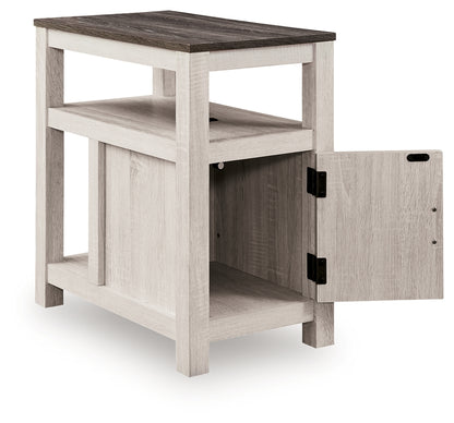 Fendenmore Two-tone Chairside End Table - T190-217