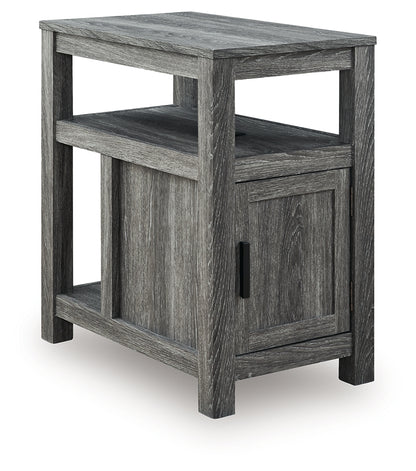 Fendenmore Two-tone Chairside End Table - T190-317