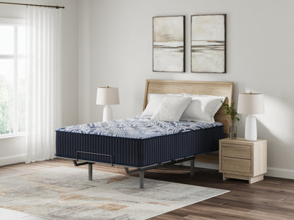 Firm Luxe 2.0 Blue California King Mattress - M49651
