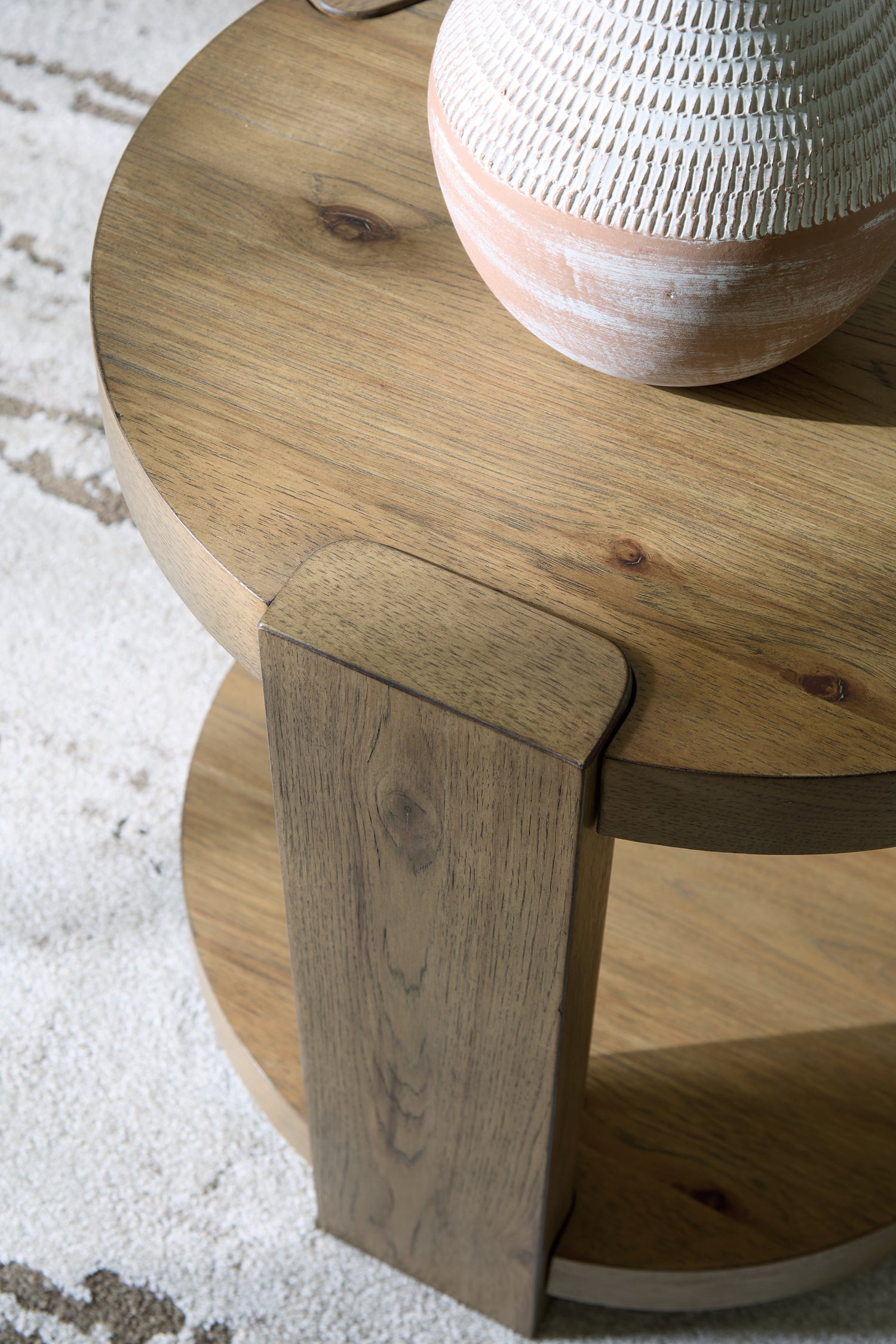Flangren Light Brown End Table - T553-6