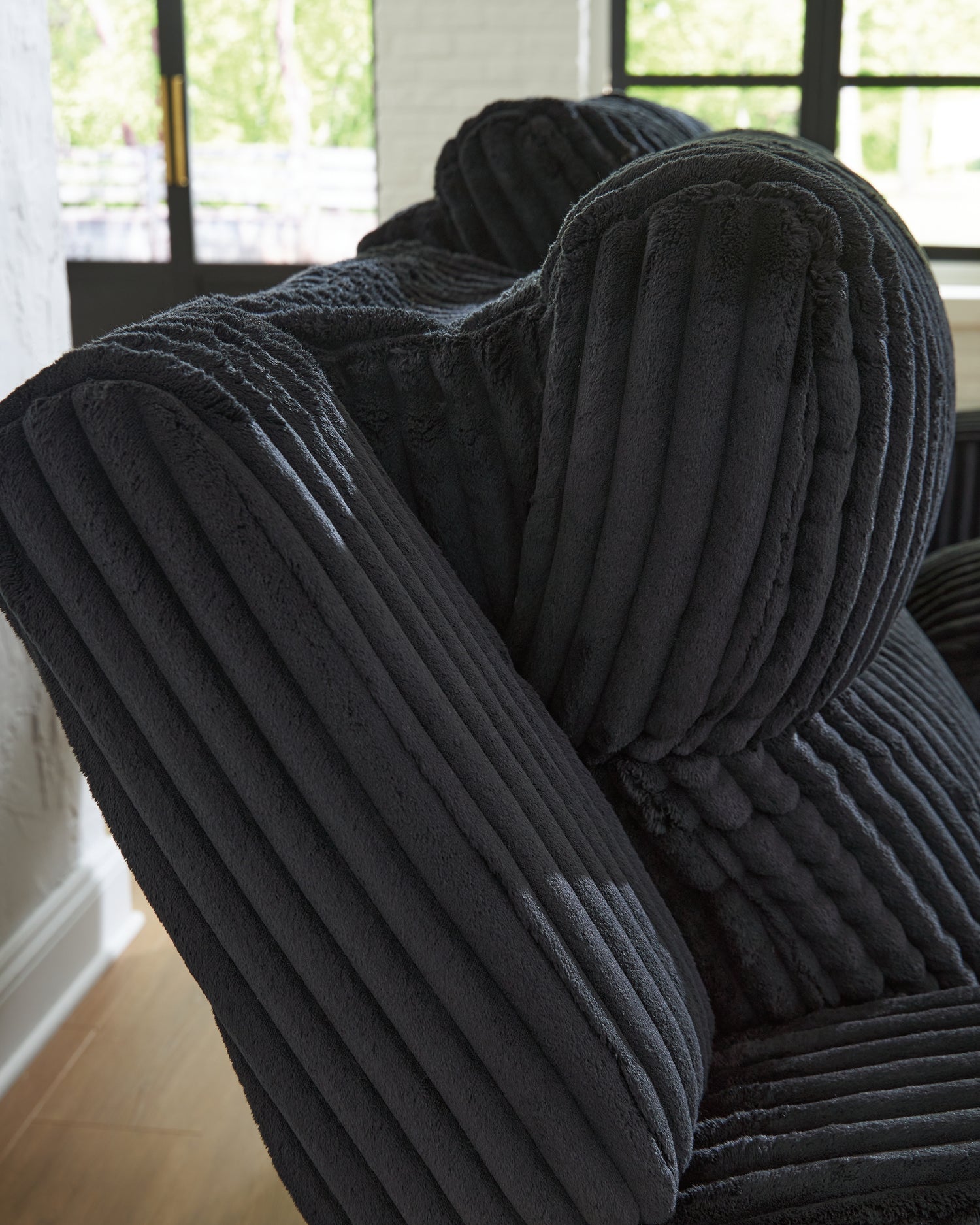 Forest Lake Black Power Reclining Loveseat with Console - PC6420218