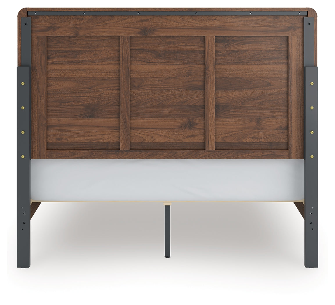 Fortlorn Walnut Brown Queen Panel Bed - PCB386B2