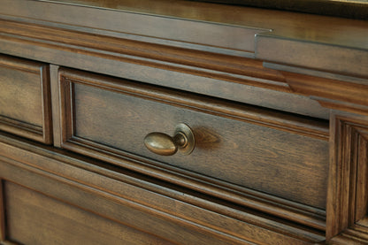 Frantanna Brown Dresser and Mirror - PCB949B1