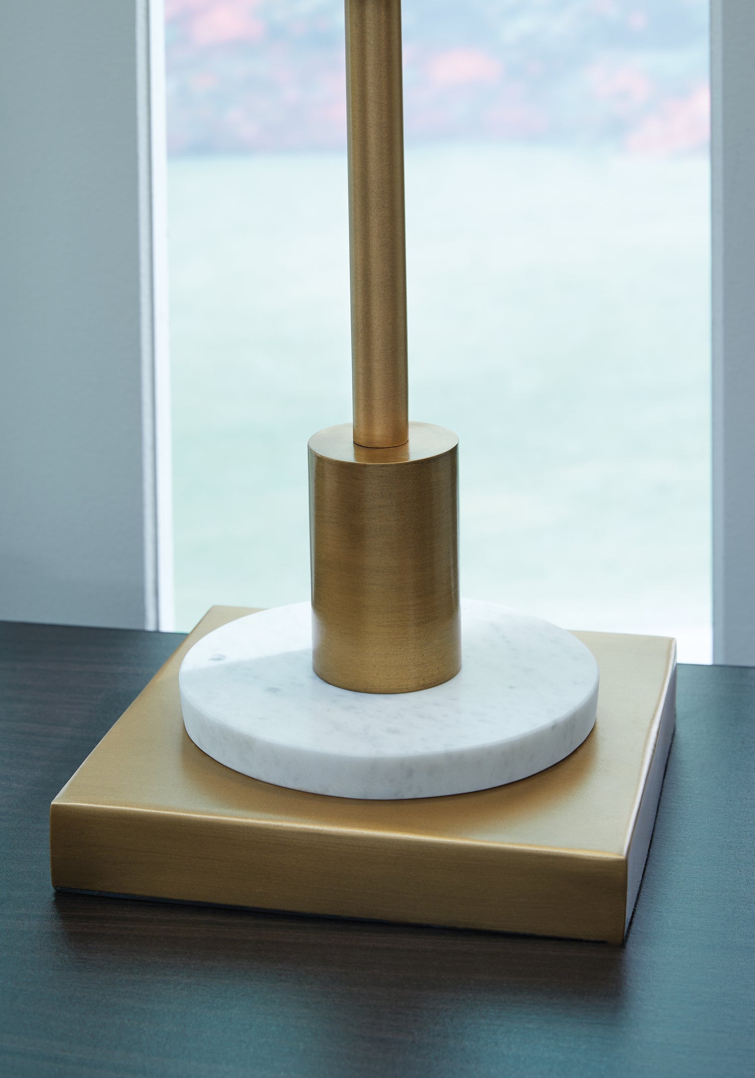 Fritzburn Gold Finish/White Table Lamp - L208444