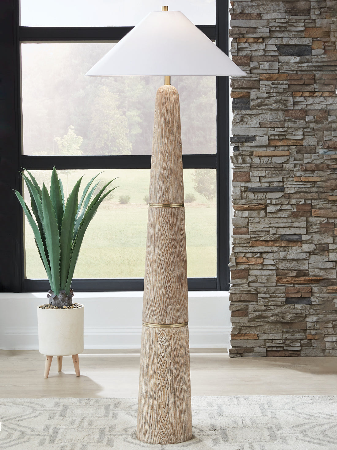 Gasparleigh Brown/Gold Finish Table Lamp - L235811