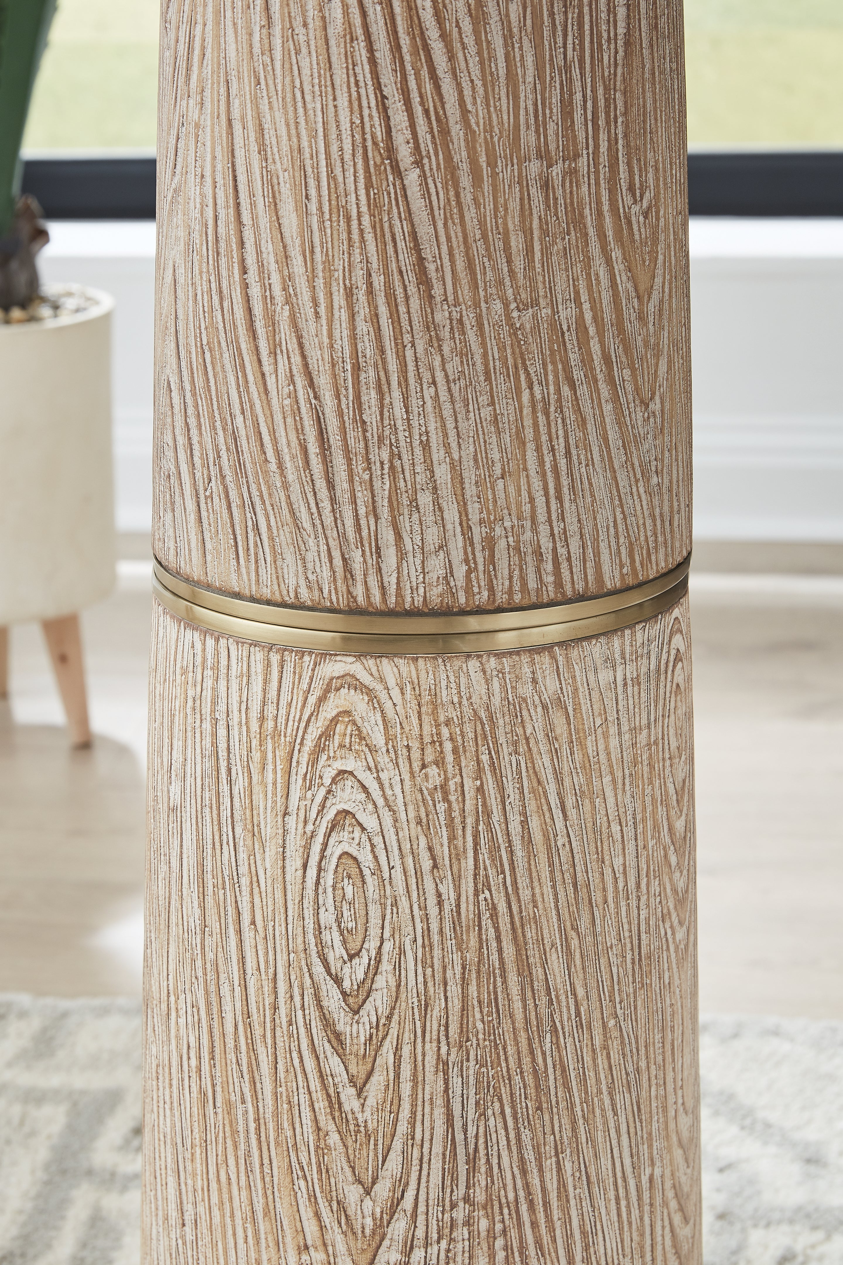 Gasparleigh Brown/Gold Finish Table Lamp - L235811