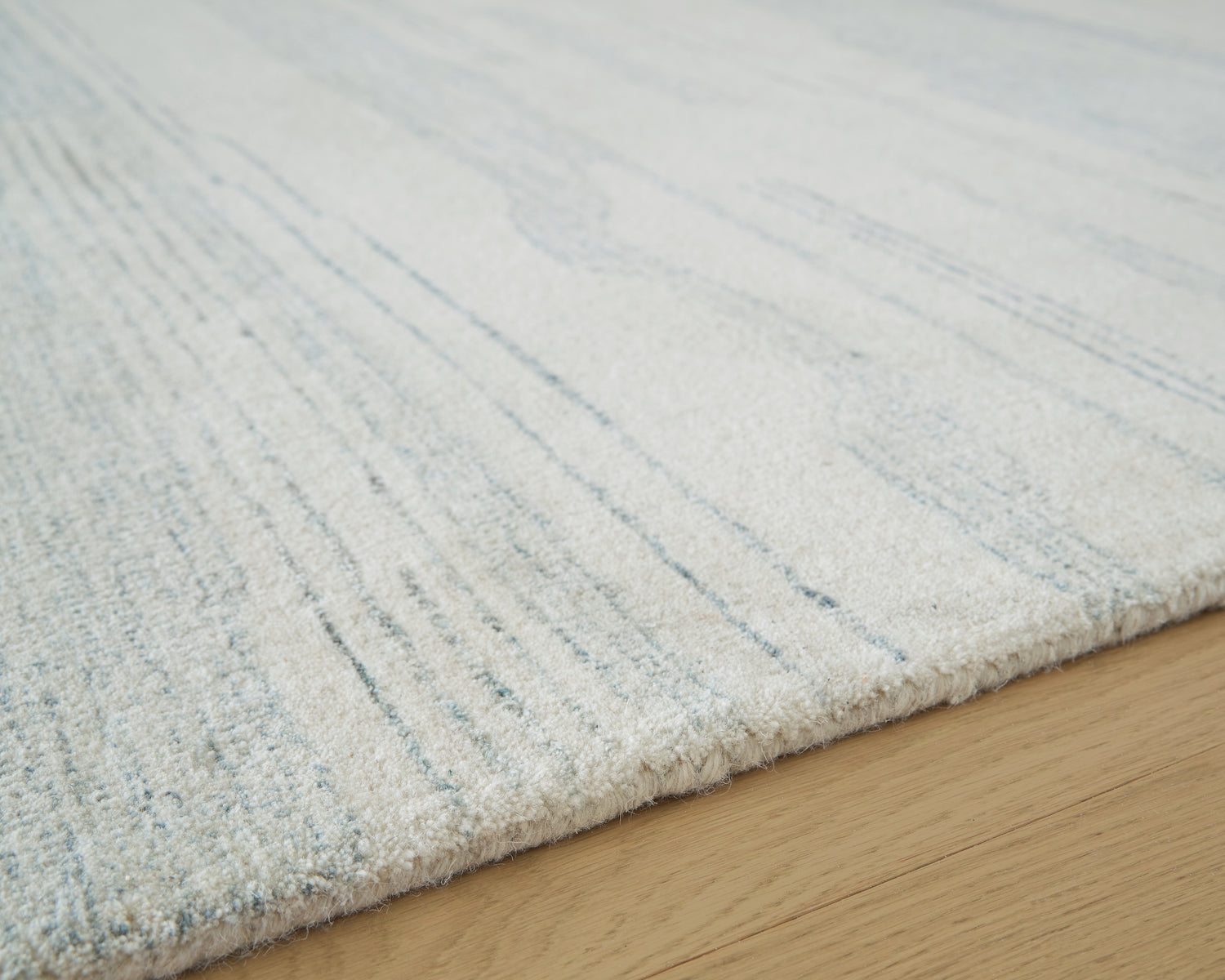 Genemost Ivory/Blue Medium Rug - R407842