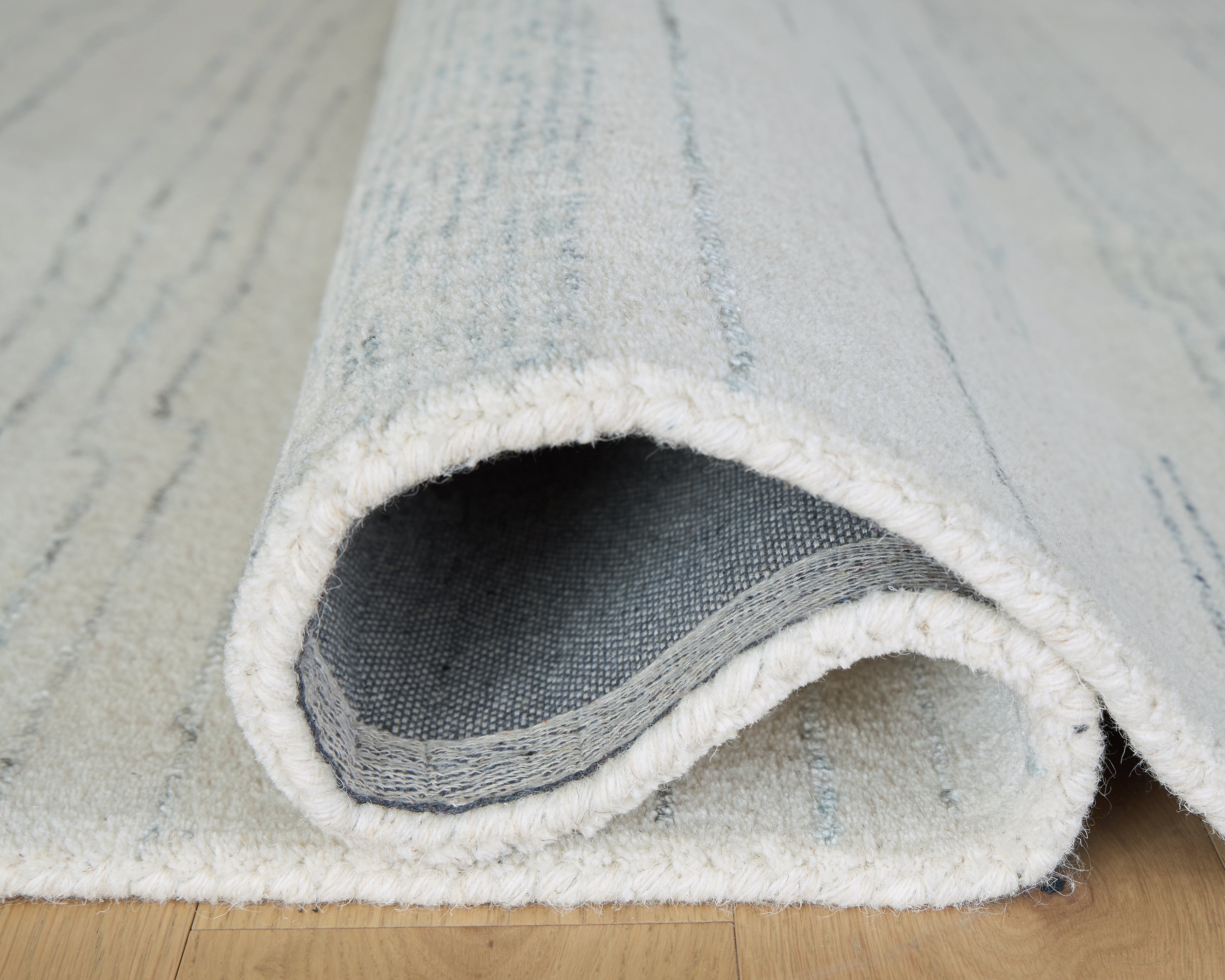 Genemost Ivory/Blue Medium Rug - R407842