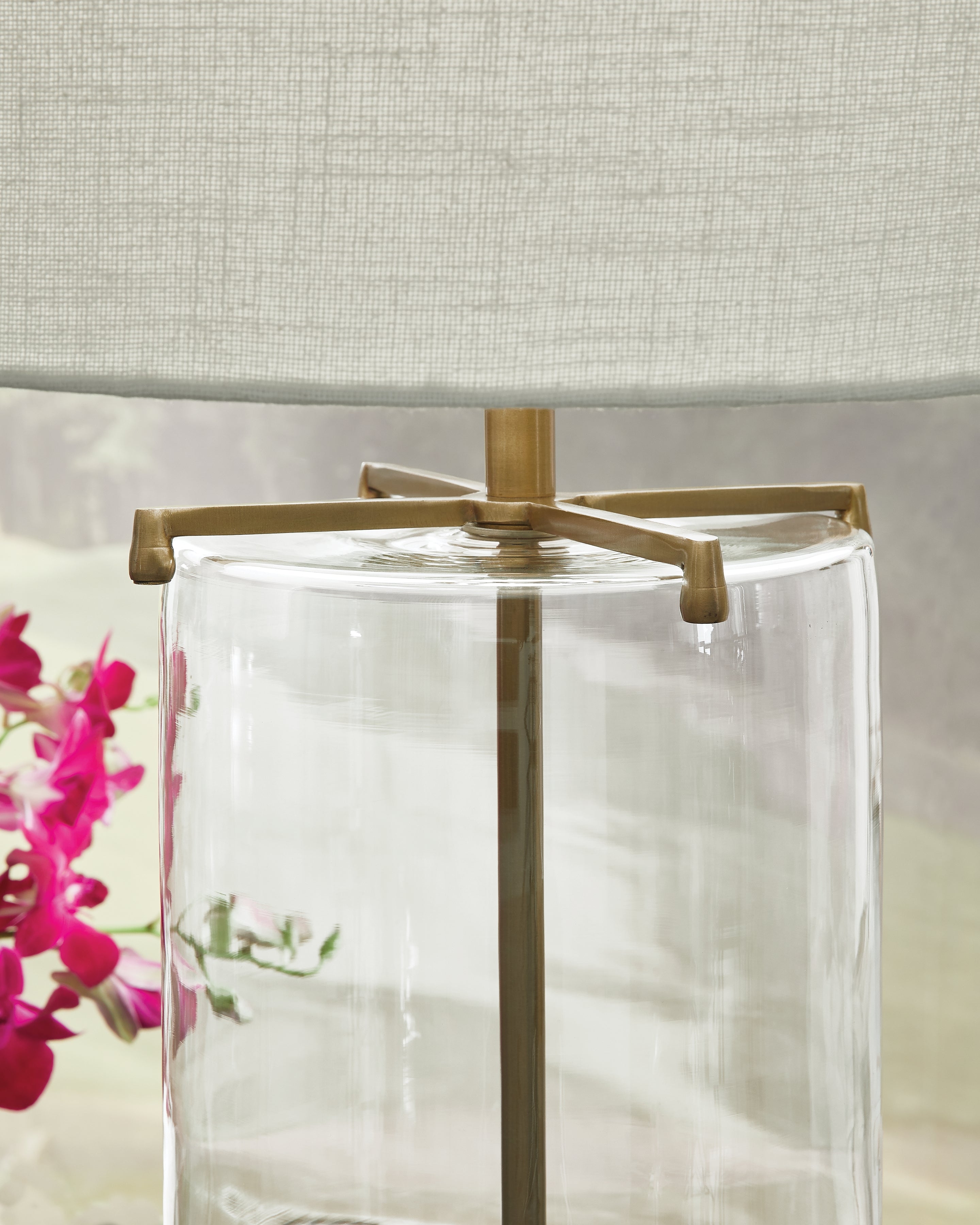 Gizeh Clear/Gold Finish Table Lamp - L430954