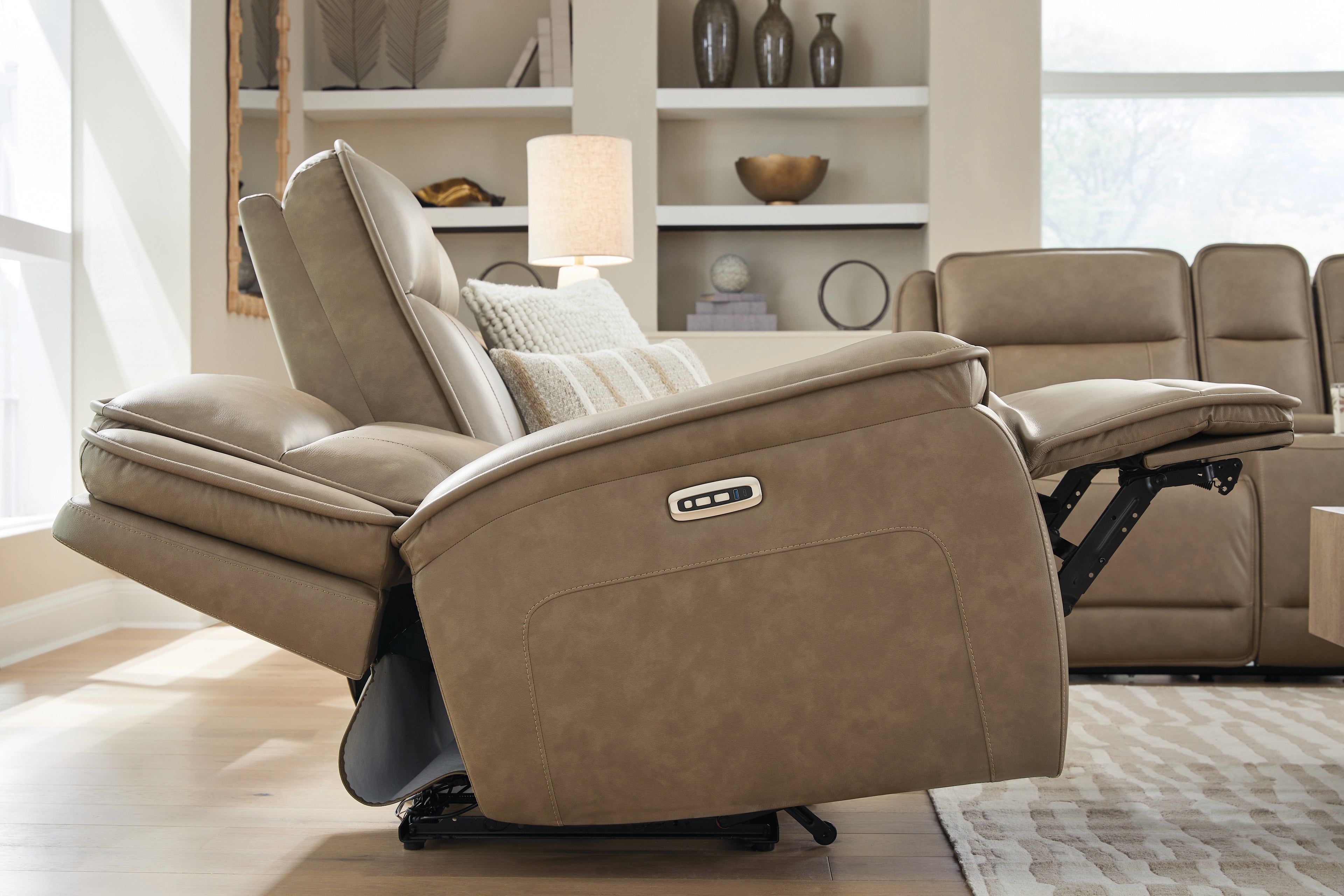 Glencroft Sahara Power Reclining Sofa - PCU1240015