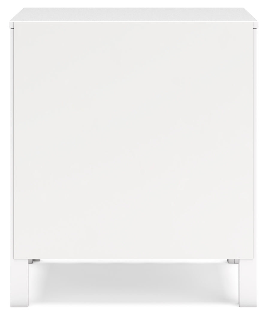 Hallityn Full Panel Headboard with Dresser, Chest and 2 Nightstands in White - PKG019034