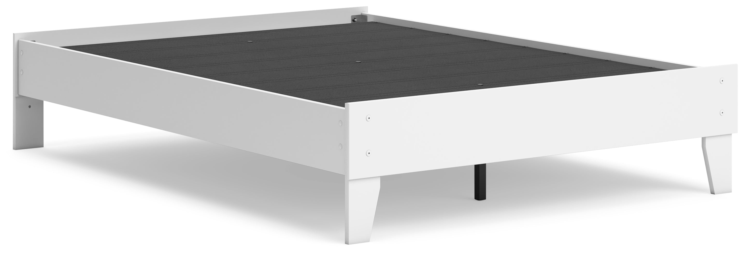 Hallityn Full Platform Bed with Dresser, Chest and 2 Nightstands in White - PKG019024