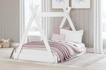Hallityn Full Tent Bed with Dresser, Chest and 2 Nightstands in White - PKG019029