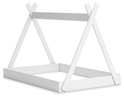 Hallityn Full Tent Bed with Dresser, Chest and Nightstand in White - PKG018827
