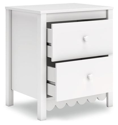 Hallityn Full Tent Bed with Dresser, Chest and Nightstand in White - PKG018827