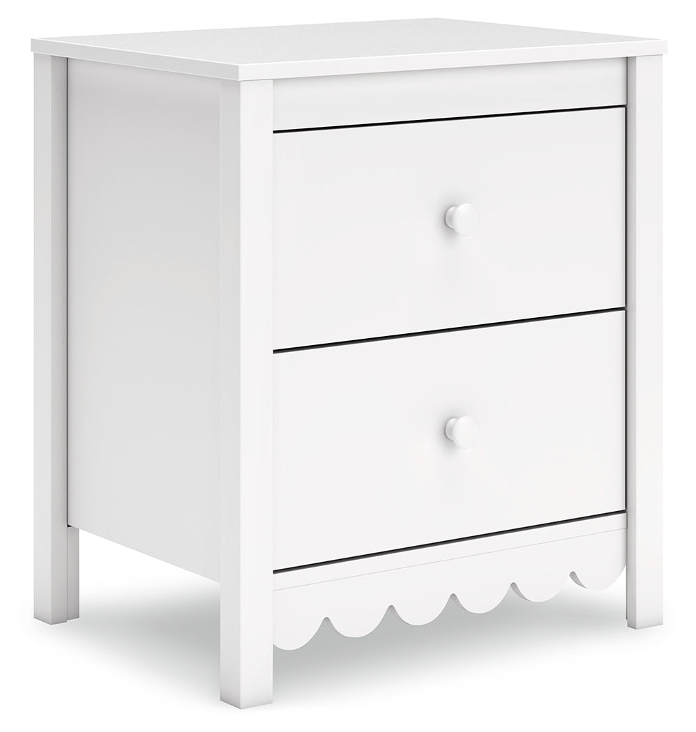 Hallityn Twin Platform Bed with Dresser and Nightstand in White - PKG018813