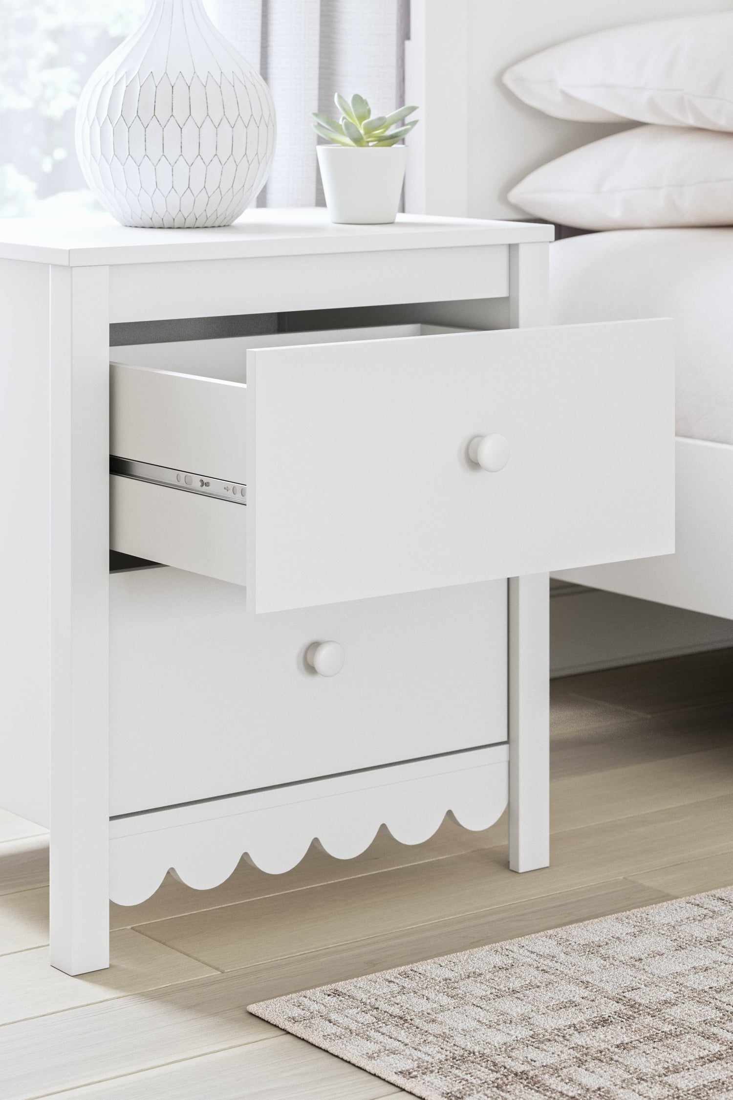 Hallityn Twin Tent Bed with Dresser, Chest and Nightstand in White - PKG018823