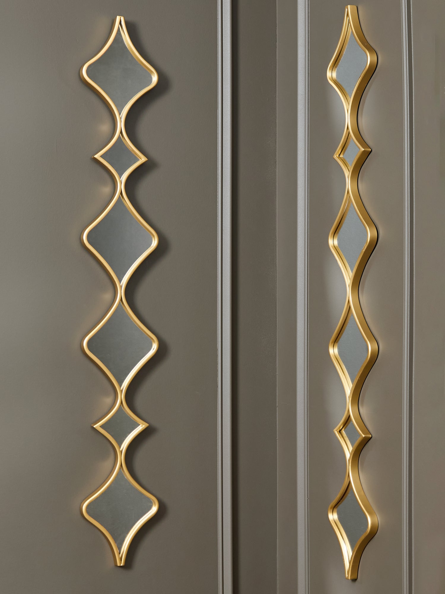 Harriswood Gold Finish Accent Mirror Set (Set of 2) - A8010354