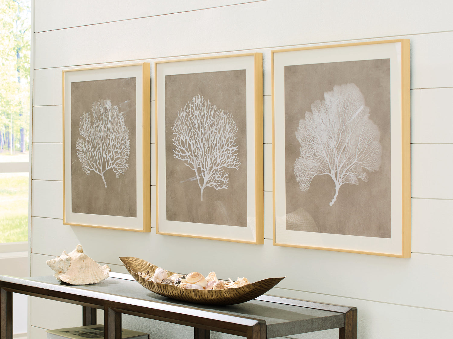 Hendridge Taupe/White Wall Art (Set of 3) - A8000486