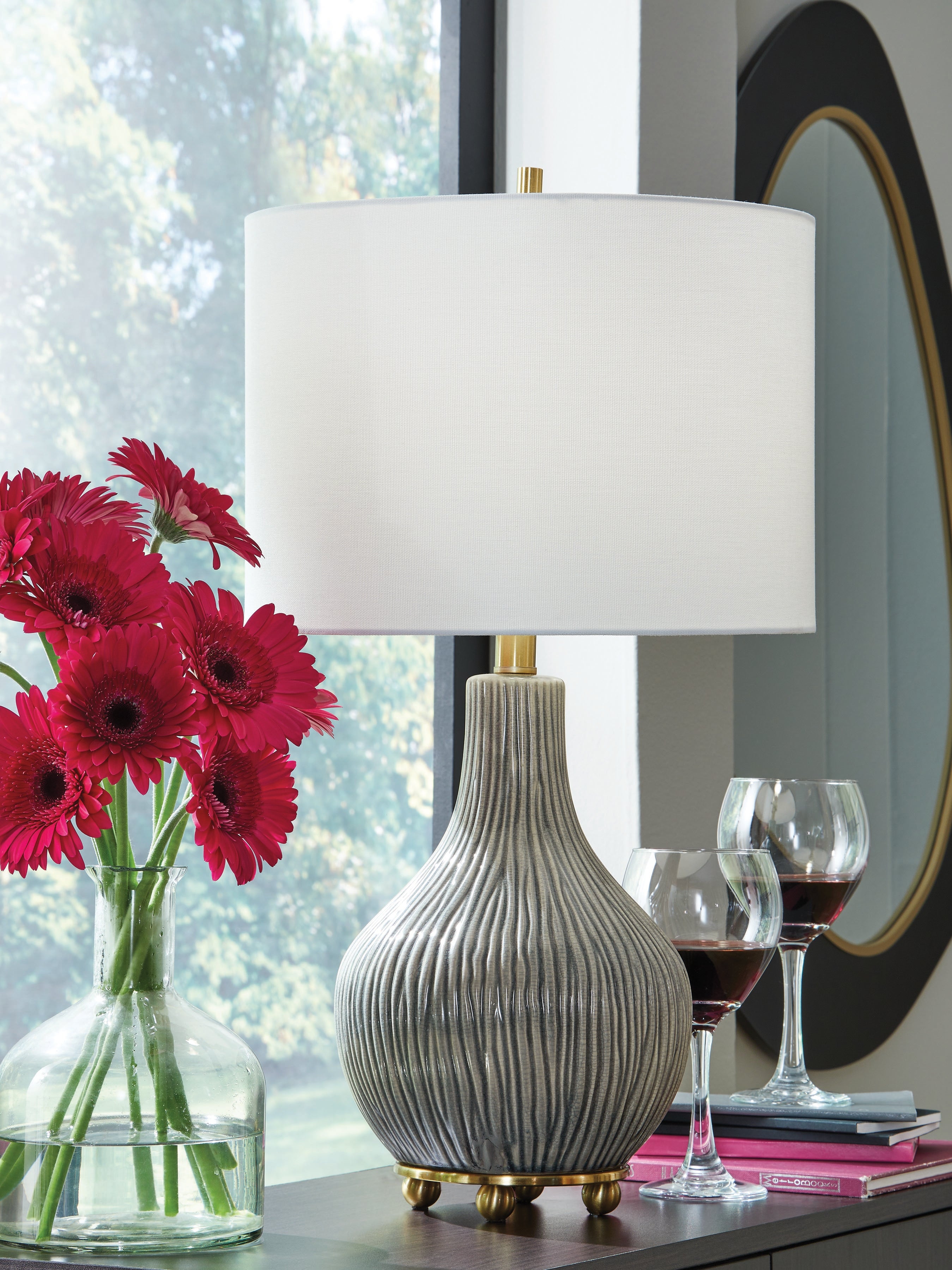 Judlen Gray/Gold Finish Table Lamp - L100844