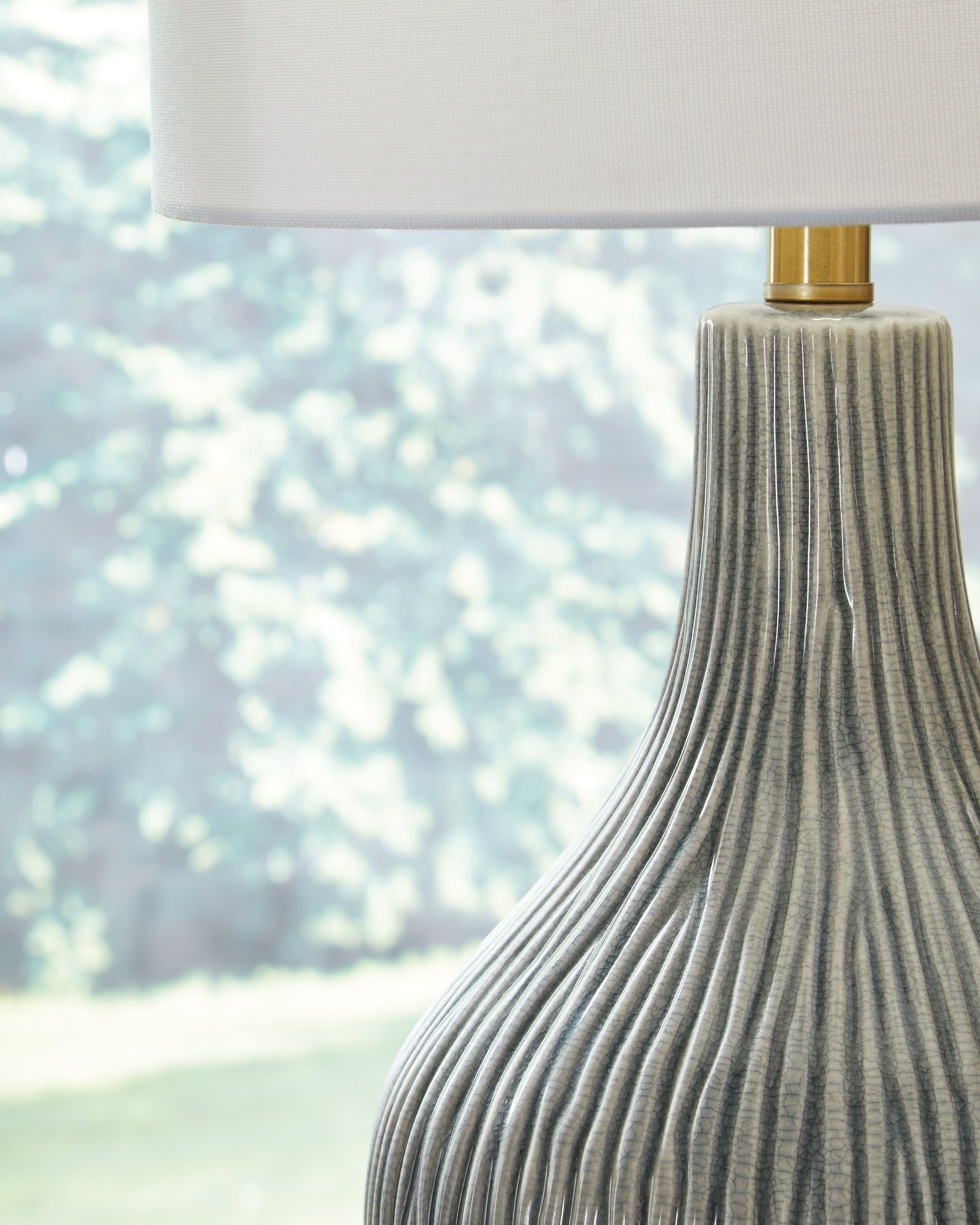 Judlen Gray/Gold Finish Table Lamp - L100844