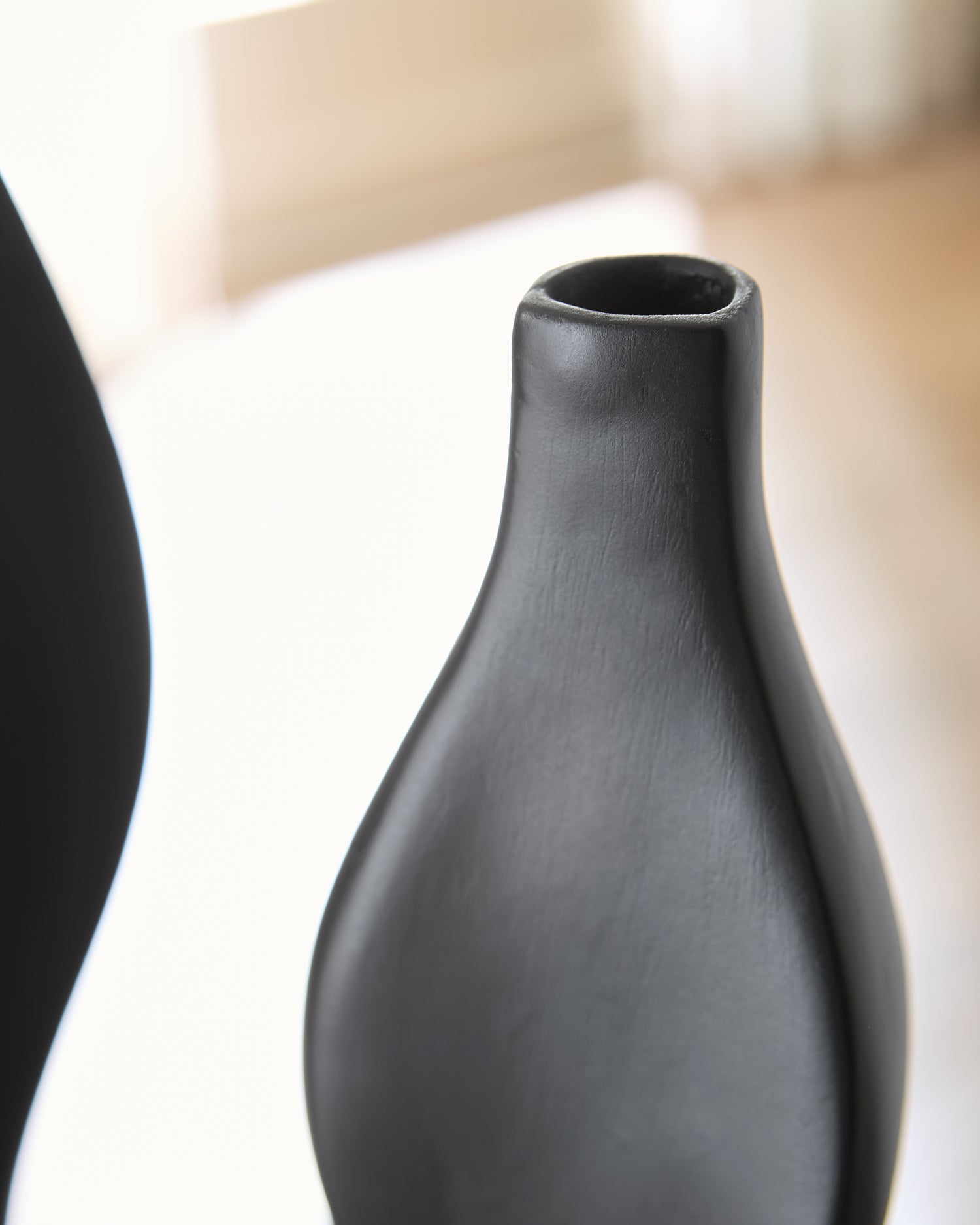 Judsen Black Vase - A2000836