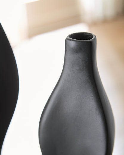 Judsen Black Vase - A2000836