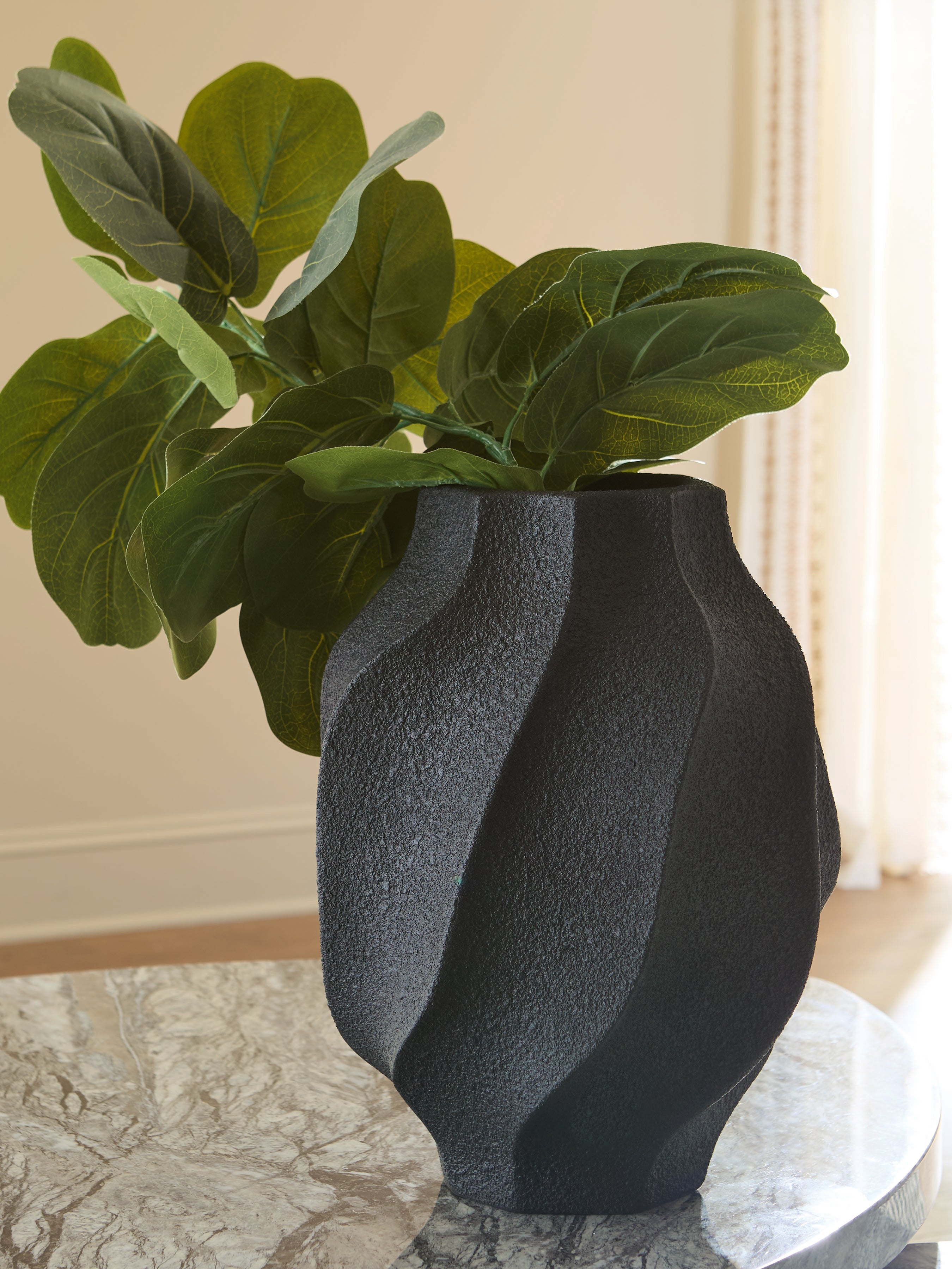 Judworth Black Vase - A2000874