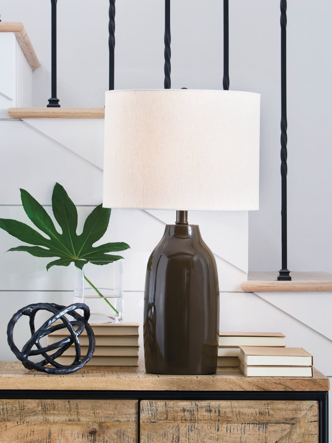 Jyler Brown Table Lamp - L100904