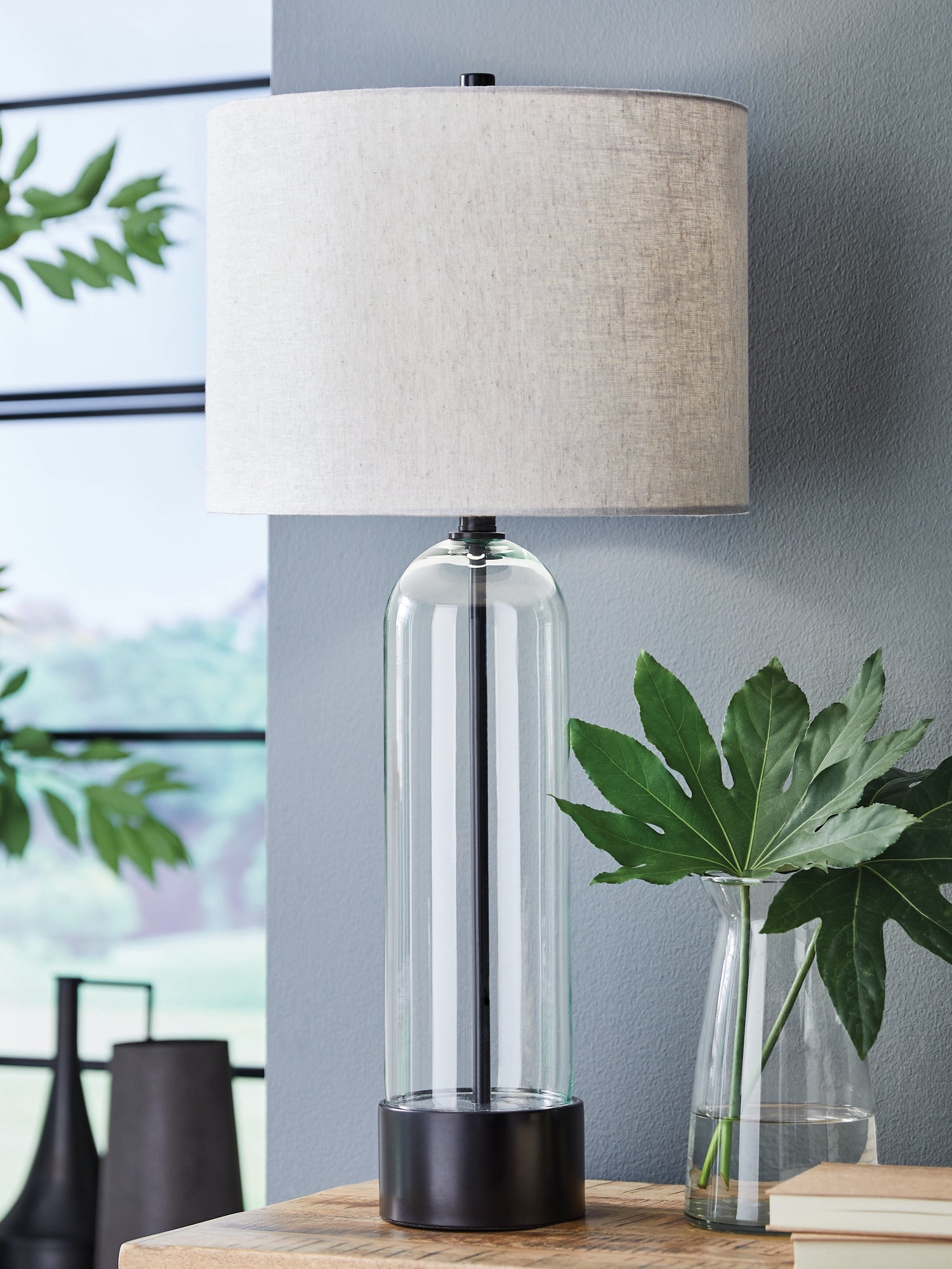 Kerrbrook Clear/Black Table Lamp - L430944