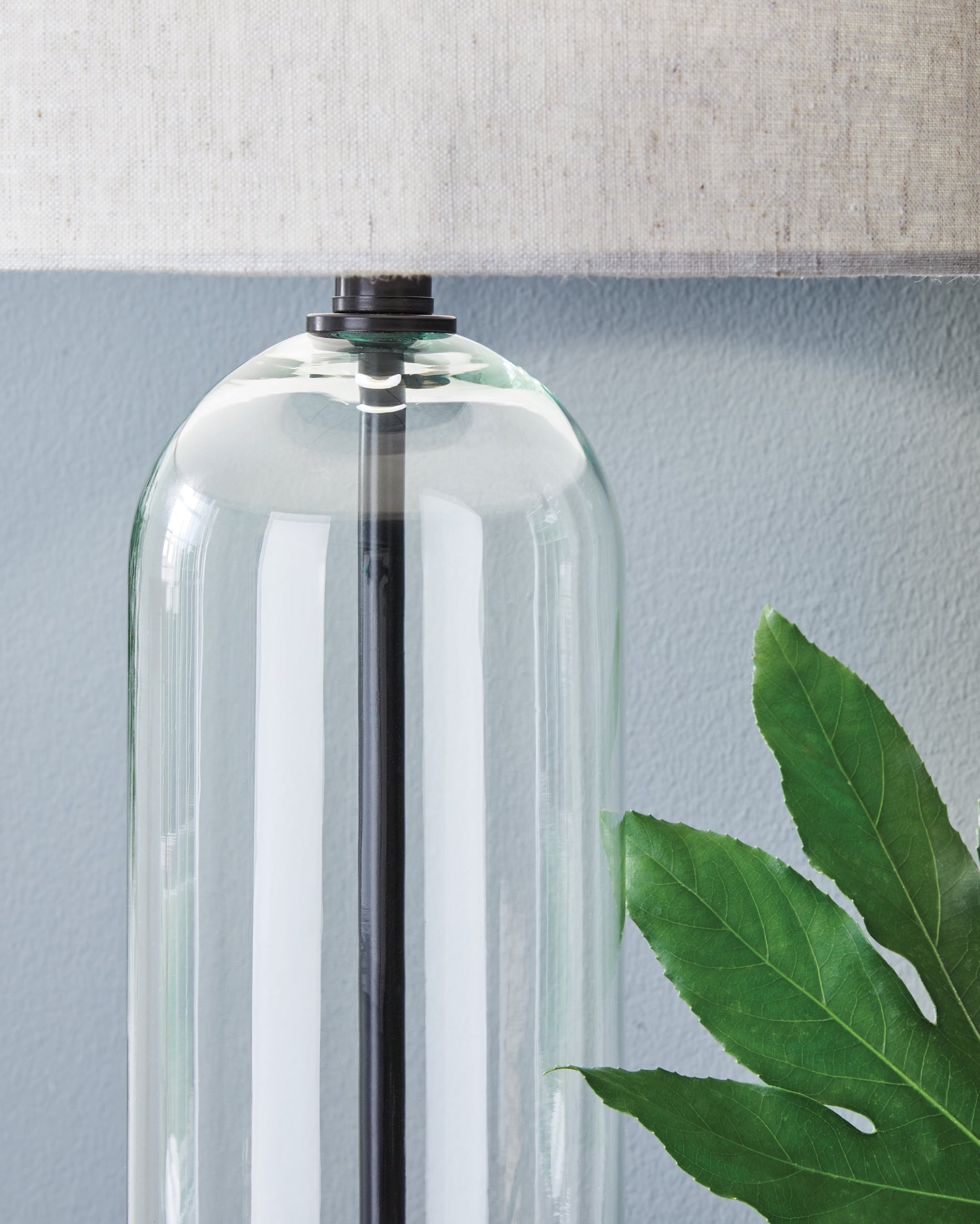 Kerrbrook Clear/Black Table Lamp - L430944